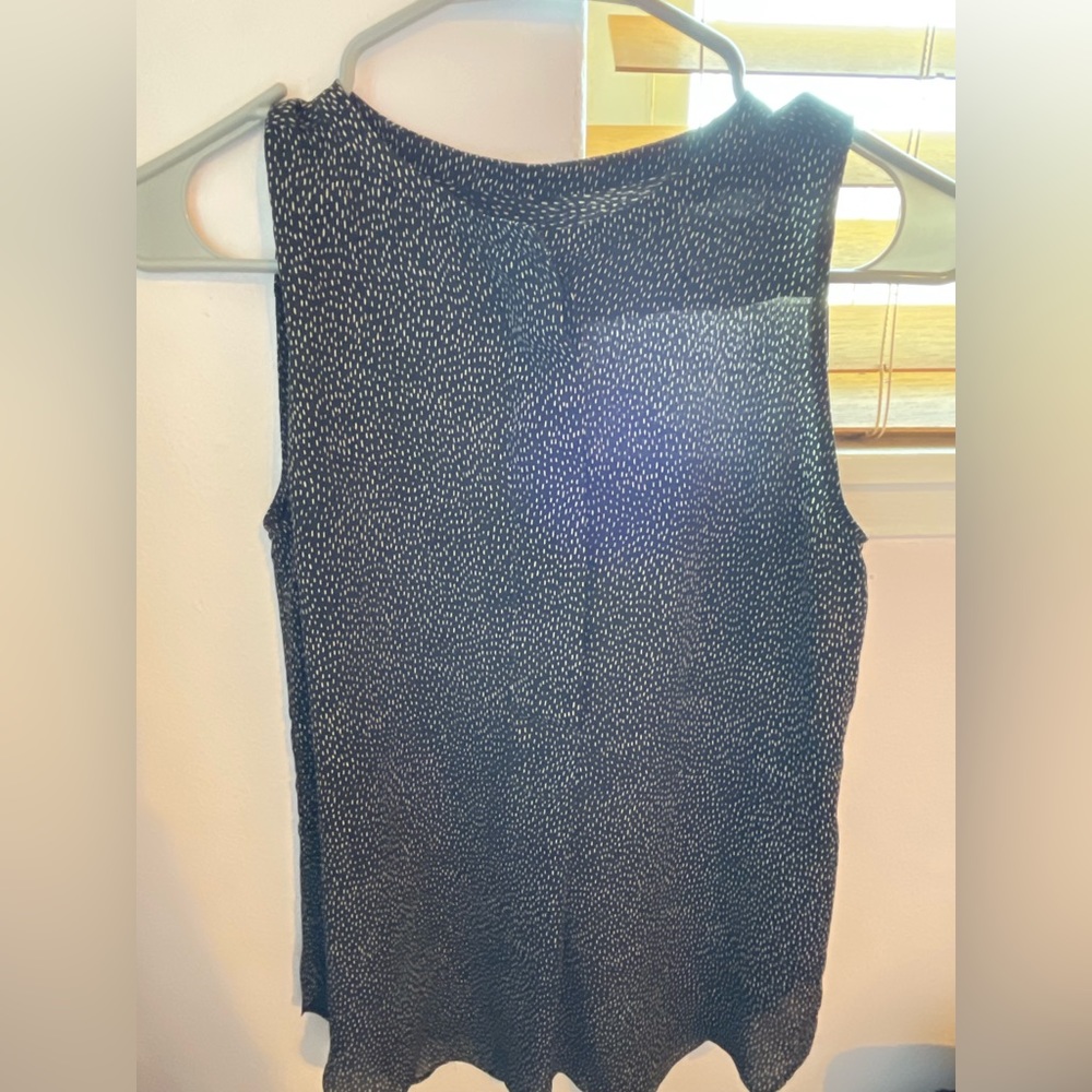 Great condition; lightly worn The Loft Ann Taylor top. Petite XXS